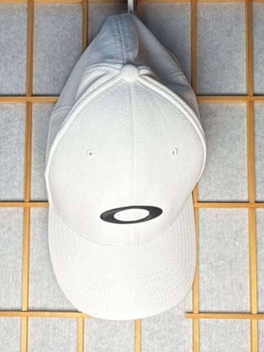 Oakley Classic Mid Flex Fitted Hat Size L/XL White Ellipse Logo